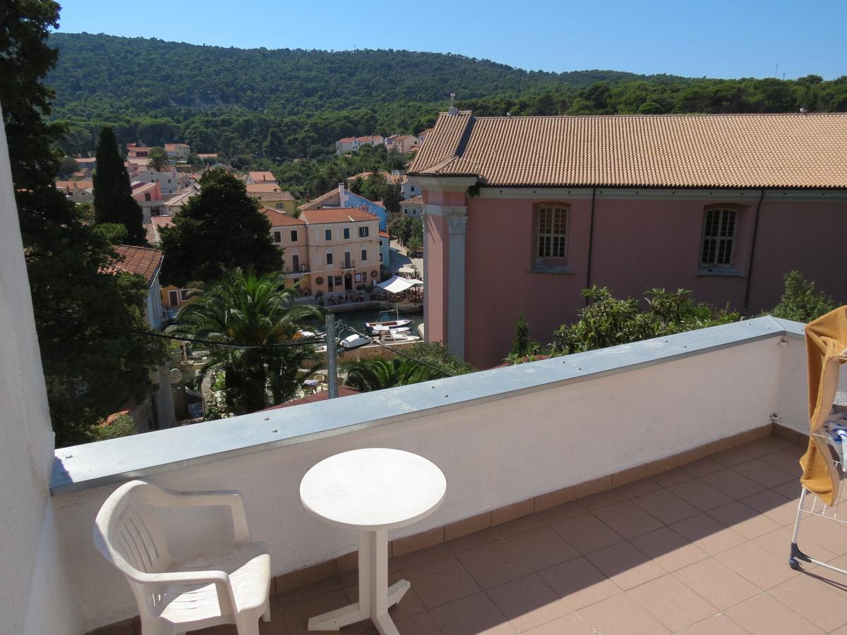 Hi Hostel Veli Losinj Ngoại thất bức ảnh