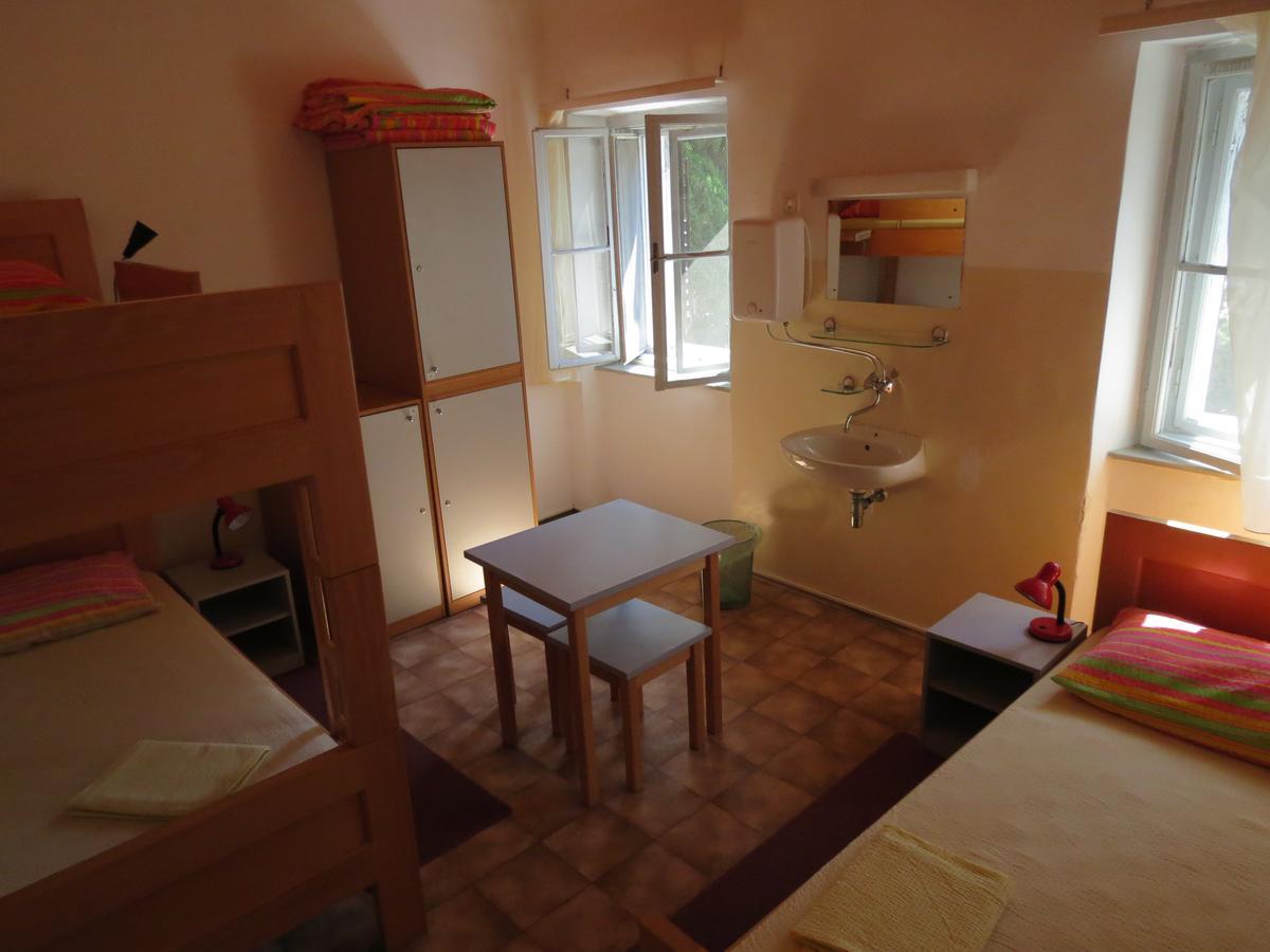 Hi Hostel Veli Losinj Ngoại thất bức ảnh