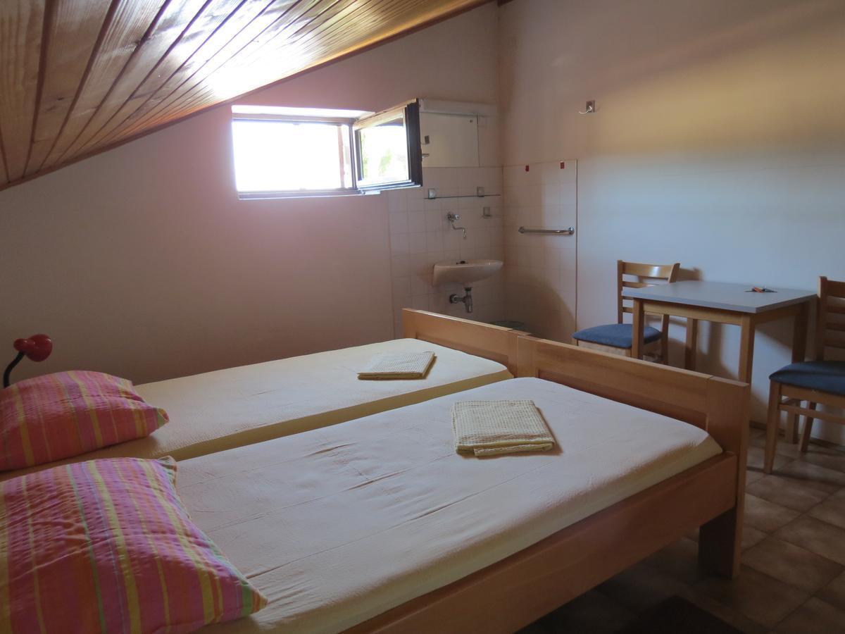 Hi Hostel Veli Losinj Ngoại thất bức ảnh