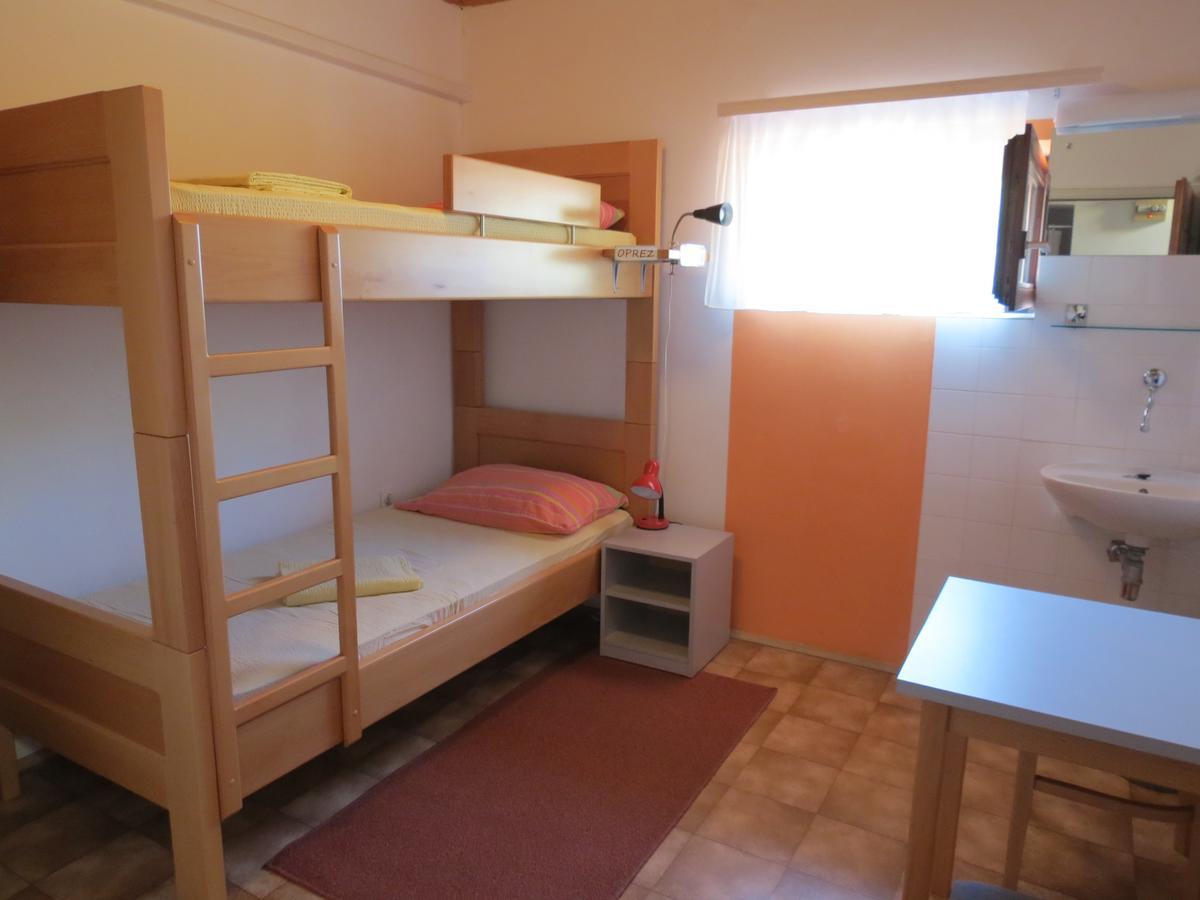 Hi Hostel Veli Losinj Ngoại thất bức ảnh